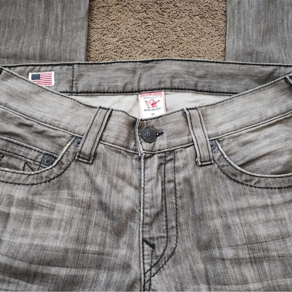 SOLD- True Religion Bobby Light Grey Wash Jeans, Men’s -32- Seat 34 - Picture 4 of 8